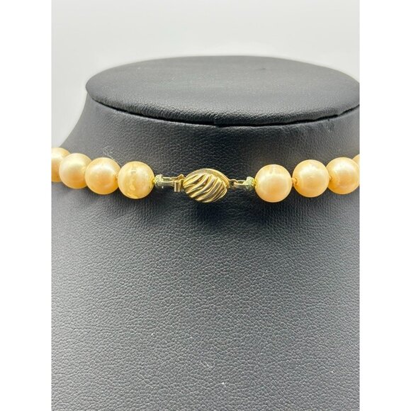 Vintage Marvella Single Strand Cream Faux Pearls with Gold-Tone Clamshell Clasp - Picture 3 of 10
